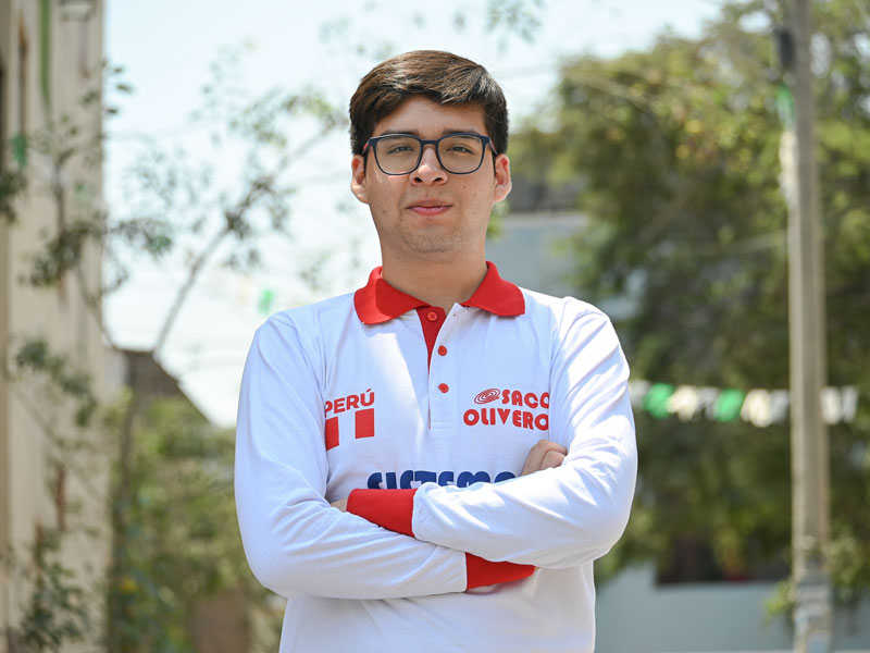 Sebastian Lozada becado en el MIT