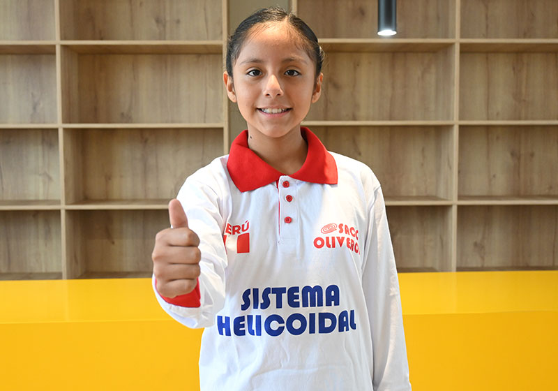 Escolar Campeona sudamericana de ajedrez Lluanna Jauregui