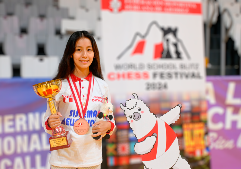 Estudiante peruana de 16 años conquista tricampeonato panamericano de ajedrez en Chile