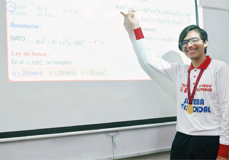 Oro, plata y bronce: estudiantes peruanos brillan en la Olimpiada Internacional de Matemáticas en Rusia
