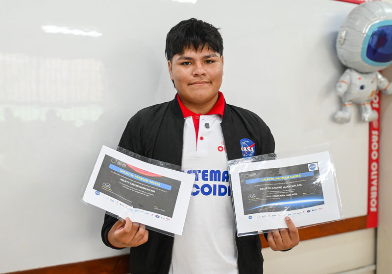 Kalieth Castro  oliverino a la Nasa con diploma