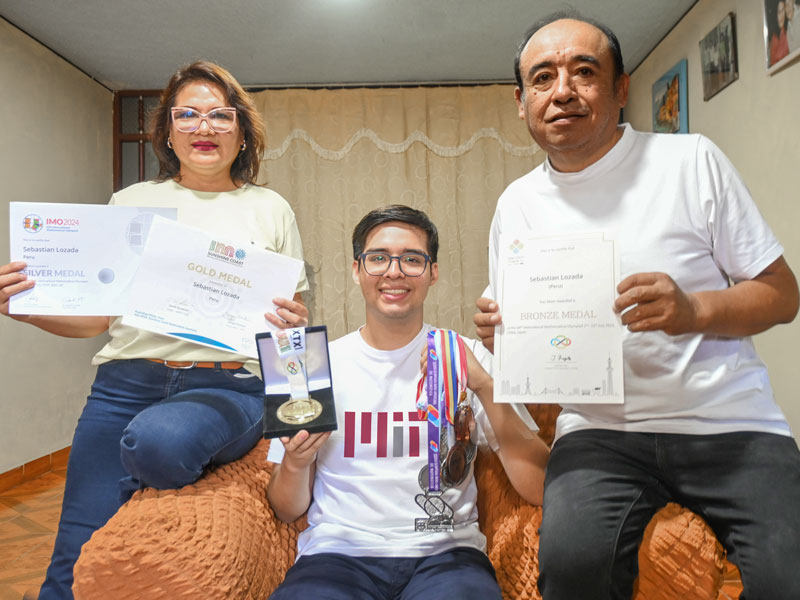 Familia Sebastian Lozada becado en el MIT