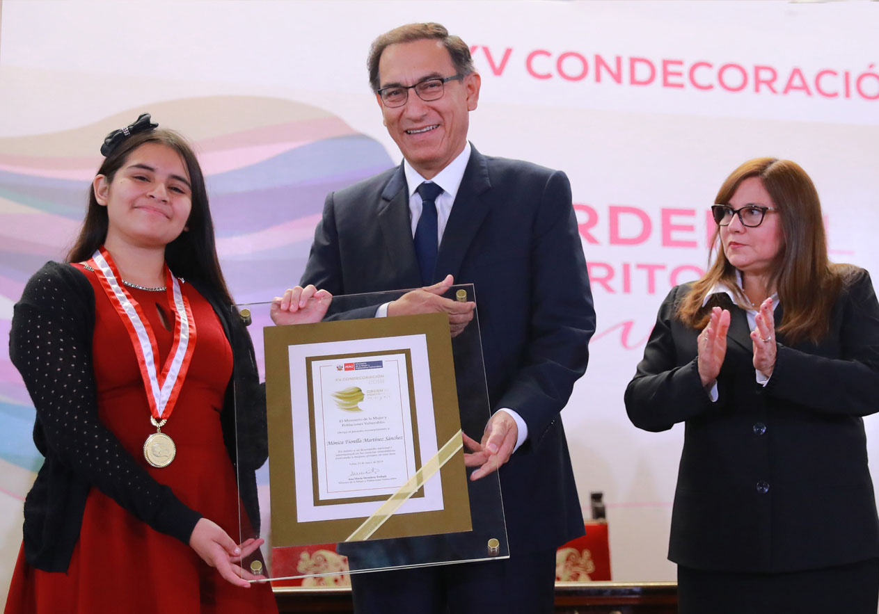 Condecoran a campeona mundial de matemática con Orden al Mérito de la Mujer 2018